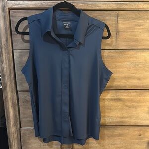 Belyn Key Navy Sleeveless Top